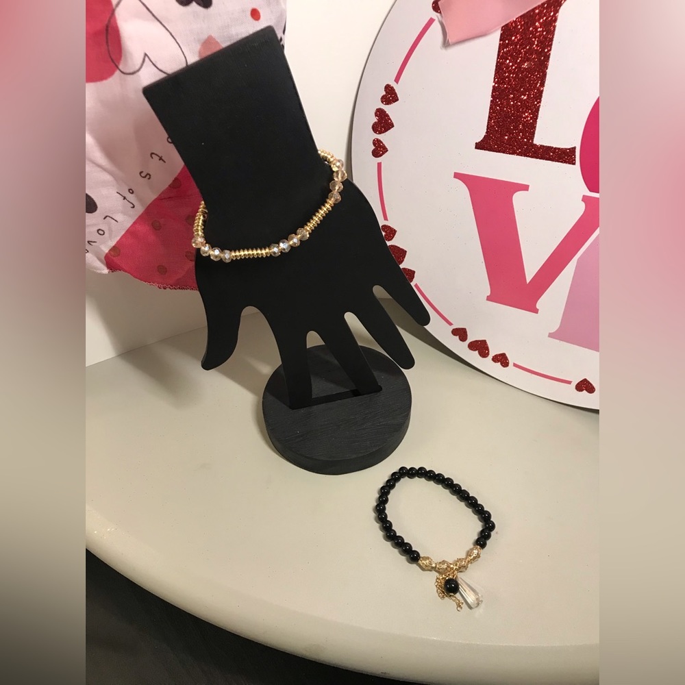 🖤💛 4 Pcs Black, Grey& Gold Beaded Bracelet Set NWT - Picture 4 of 7